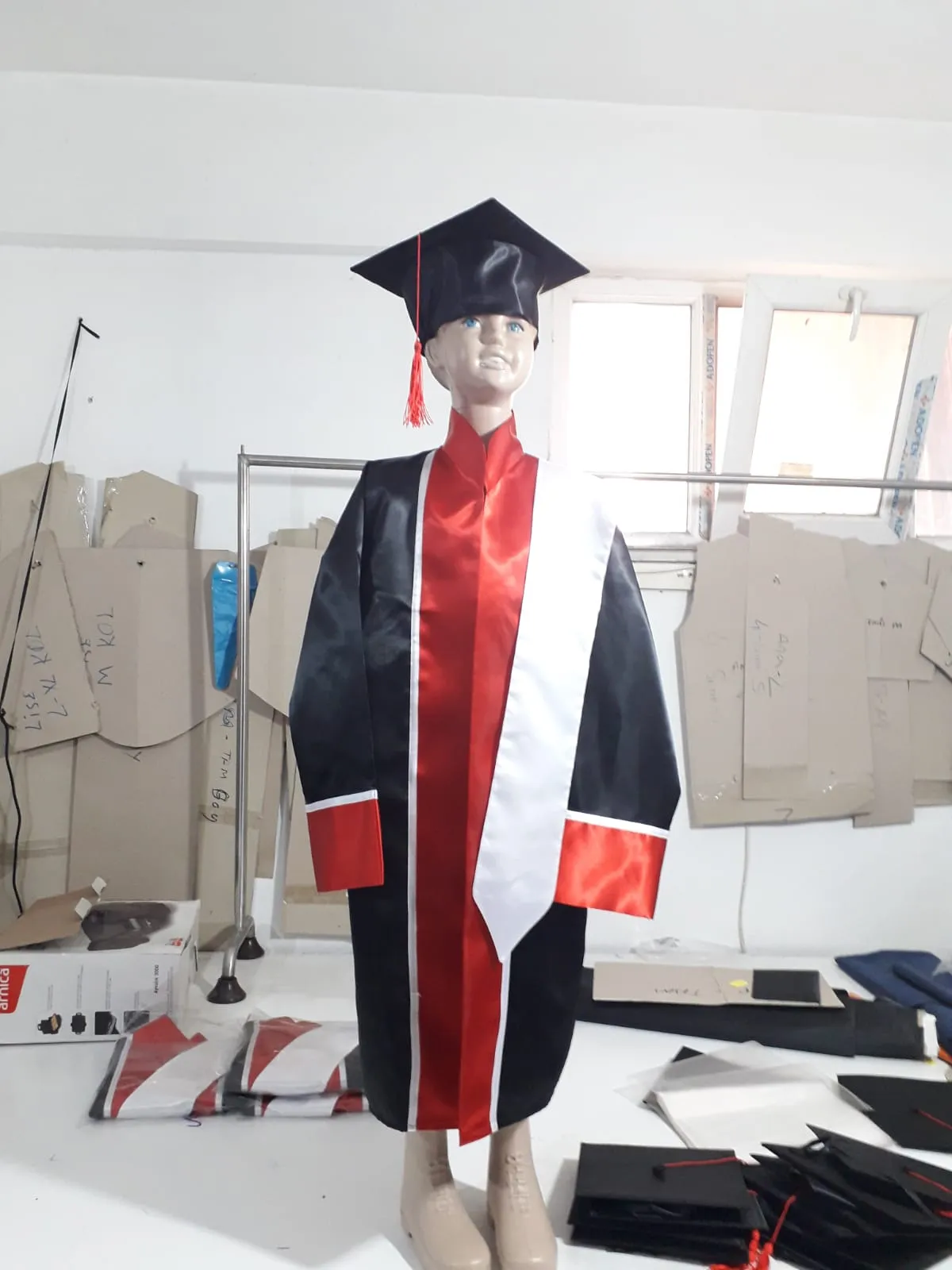 İlkokul - Siyah Kırmızı - Şeritli Şallı Model